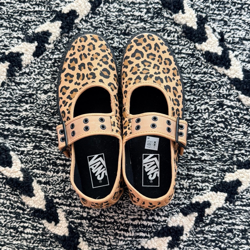 Vans Mary Jane Creeper Shoe in canvas leopard brown/black women’s size 8